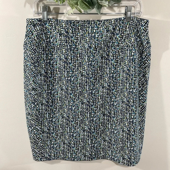 J. Jill The Wearever Collection Smooth Fit Pencil Skirt M Petite - Picture 2 of 12